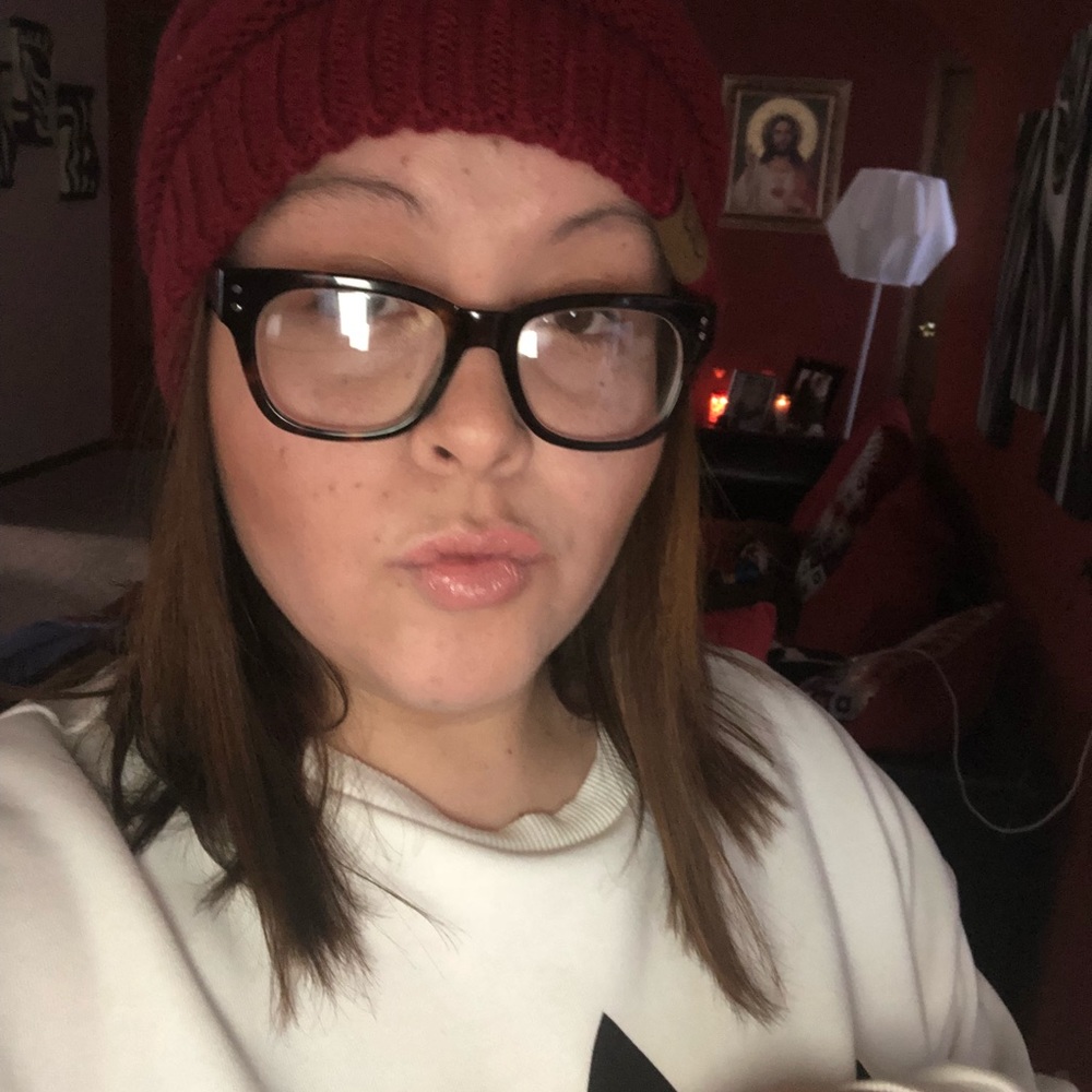 Meet your Posher, Yesenia